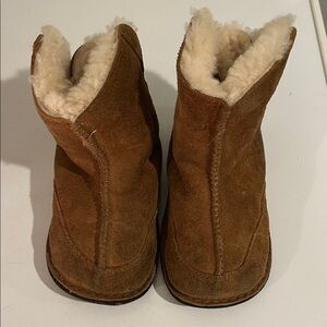 Cozy Tan Suede Boots with Shearling Lining